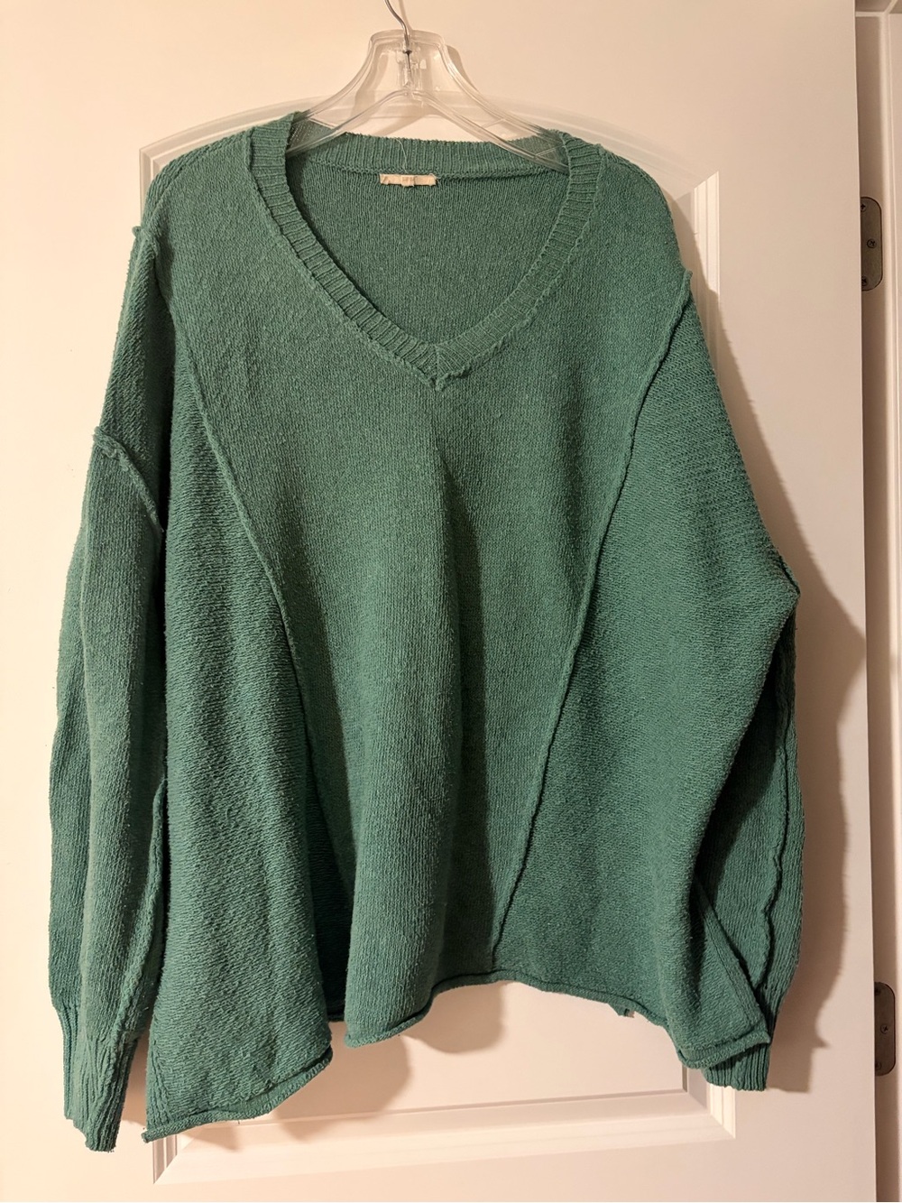 easel Green V-Neck Oversized Women's Sweater